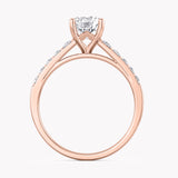 Primrose Verlobungsring Rosegold mit Brillant-Schliff Diamanten und Seitendiamanten von RYIA Fine Jewelry