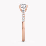 Primrose Verlobungsring Rosegold mit Brillant-Schliff Diamanten und Seitendiamanten von RYIA Fine Jewelry