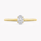 Laurel Petite Oval Verlobungsring