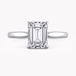 Emerald Cut Verlobungsring Platin mit einem Labordiamanten by RYIA Fine Jewelry München