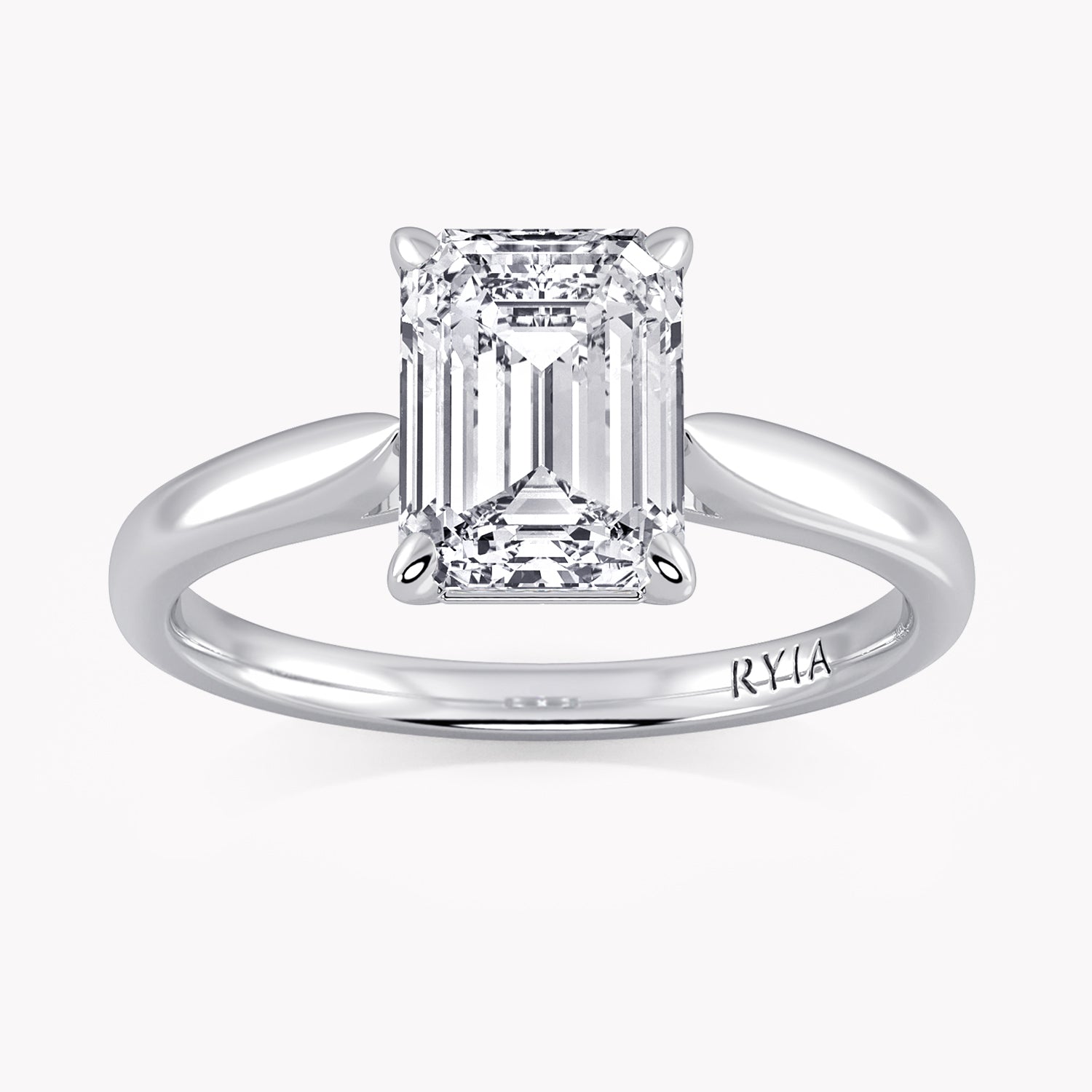 Emerald Cut Verlobungsring Platin mit einem Labordiamanten by RYIA Fine Jewelry München