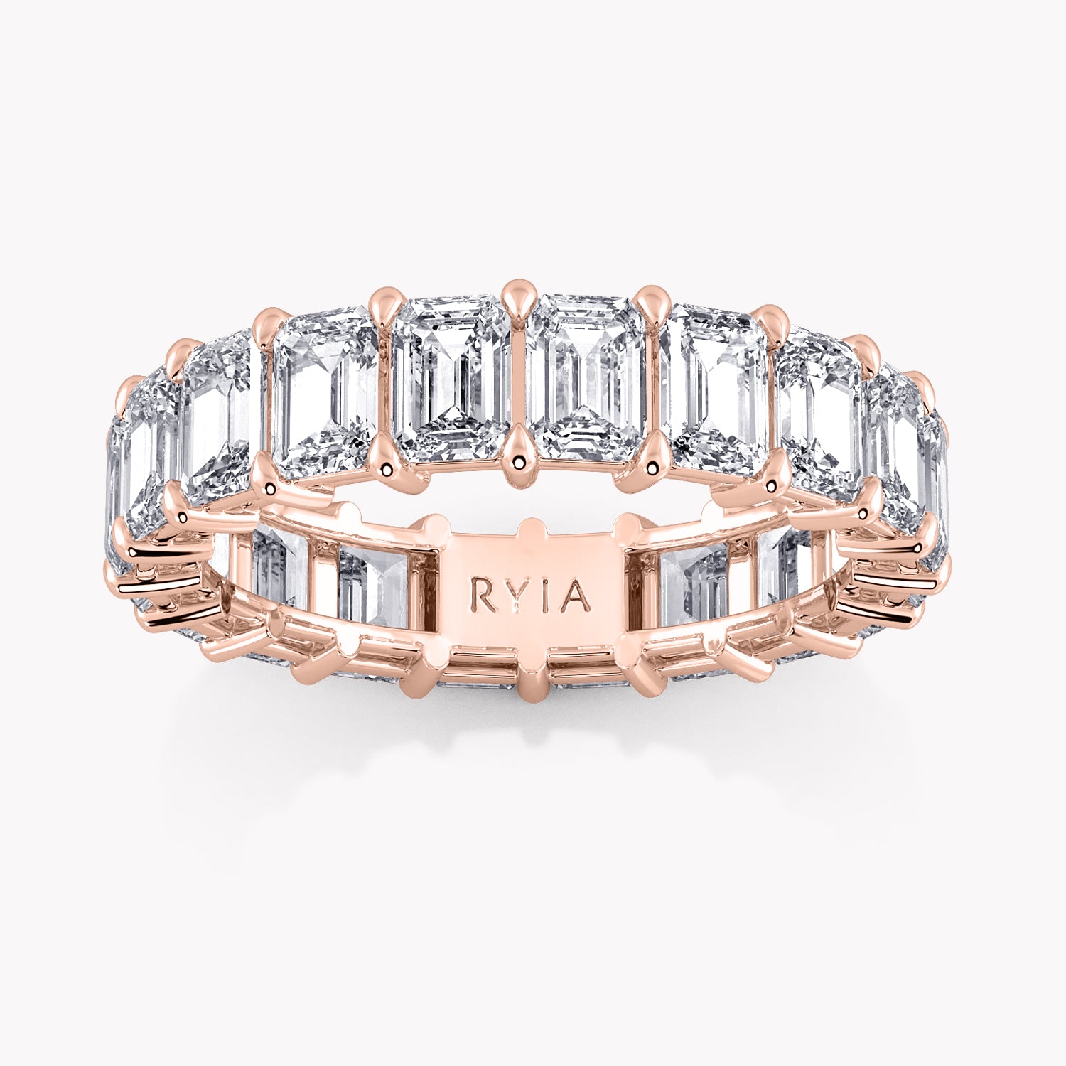 Ein Memoire Ring Gelbgold besetzt mit Labordiamanten im Emerald Cut von RYIA Fine Jewelry