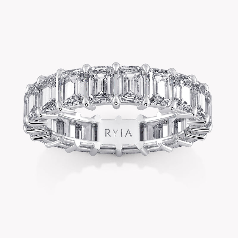 Ein Memoire Ring Weißgold mit Labordiamanten von RYIA Fine Jewelry