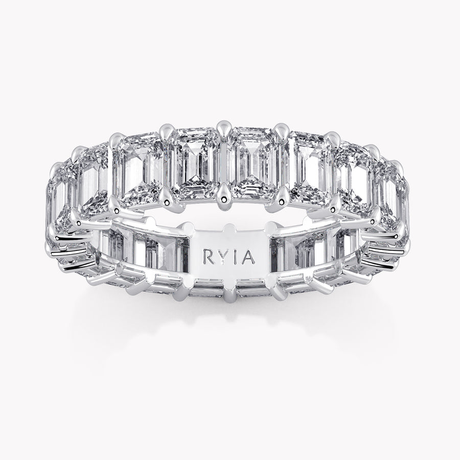 Ein Memoire Ring Weißgold mit Labordiamanten von RYIA Fine Jewelry
