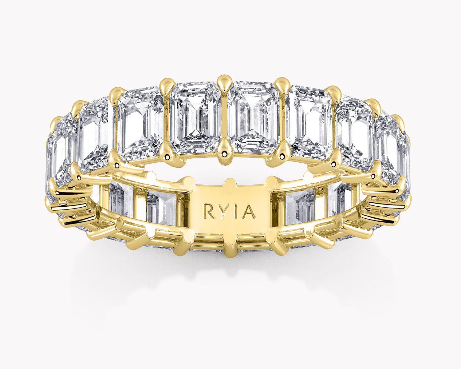 Ein Memoire Ring Gelbgold besetzt mit Labordiamanten im Emerald Cut von RYIA Fine Jewelry