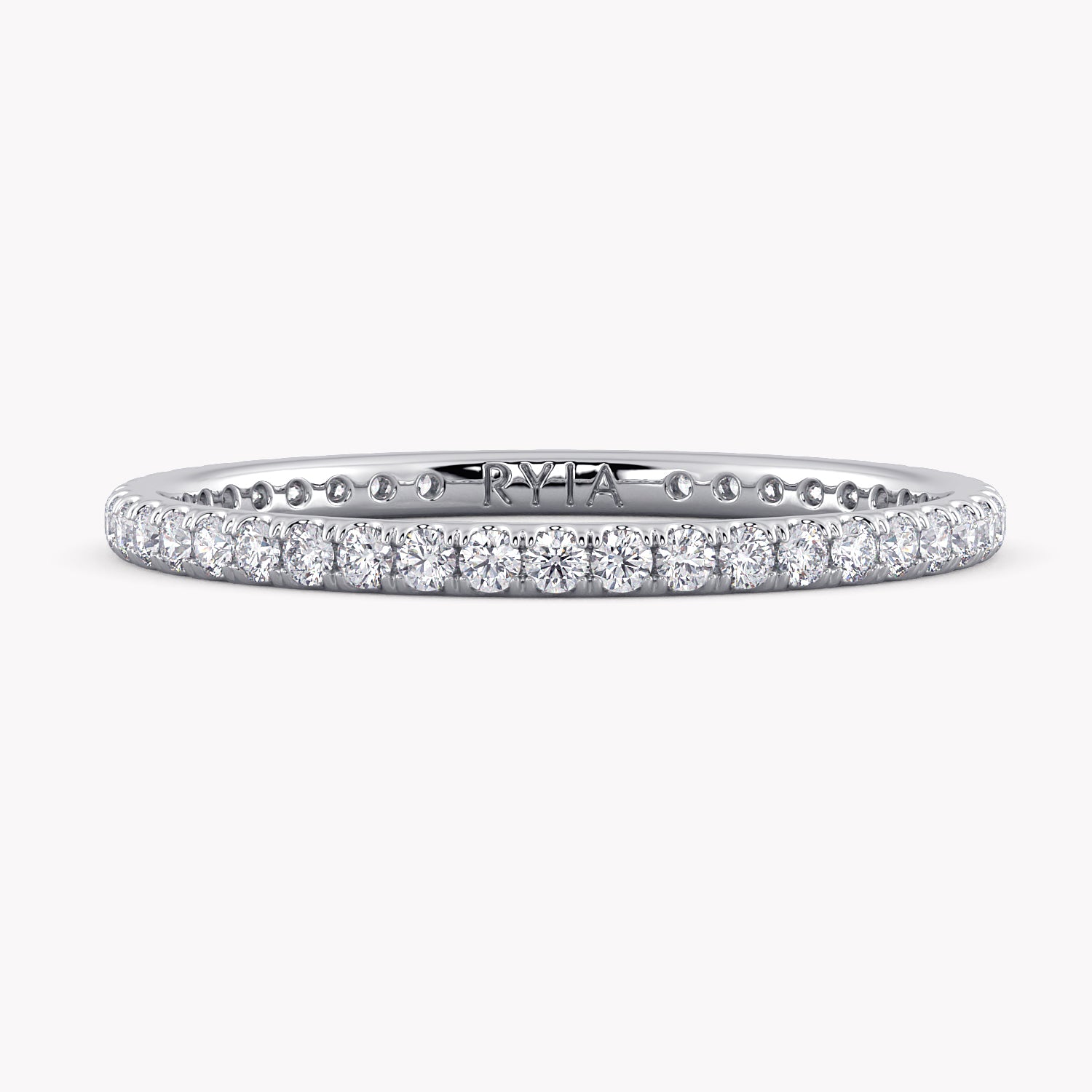 Ein Memoire Ring Weißgold mit Diamanten aus dem Labor von RYIA Fine Jewelry