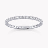 Ein Memoire Ring Weißgold mit Diamanten aus dem Labor von RYIA Fine Jewelry