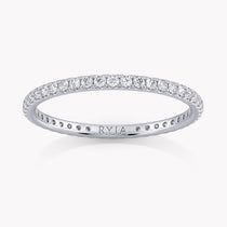 Ein Memoire Ring Weißgold mit Diamanten aus dem Labor von RYIA Fine Jewelry