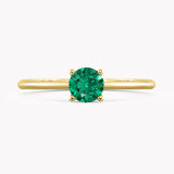 Smaragd Verlobungsring in Gelbgold 585, handgefertigt von RYIA Fine Jewelry