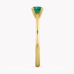 Smaragd Verlobungsring in Gelbgold 585, handgefertigt von RYIA Fine Jewelry