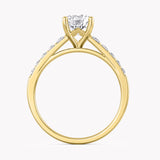 Primrose Verlobungsring Gelbgold mit Brillant-Schliff Diamanten und Seitendiamanten von RYIA Fine Jewelry