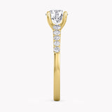 Primrose Verlobungsring Gelbgold mit Brillant-Schliff Diamanten und Seitendiamanten von RYIA Fine Jewelry