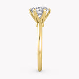 Rose Solitär Verlobungsring Gelbgold mit einem Brillanten | Labordiamanten von RYIA Fine Jewelry München
