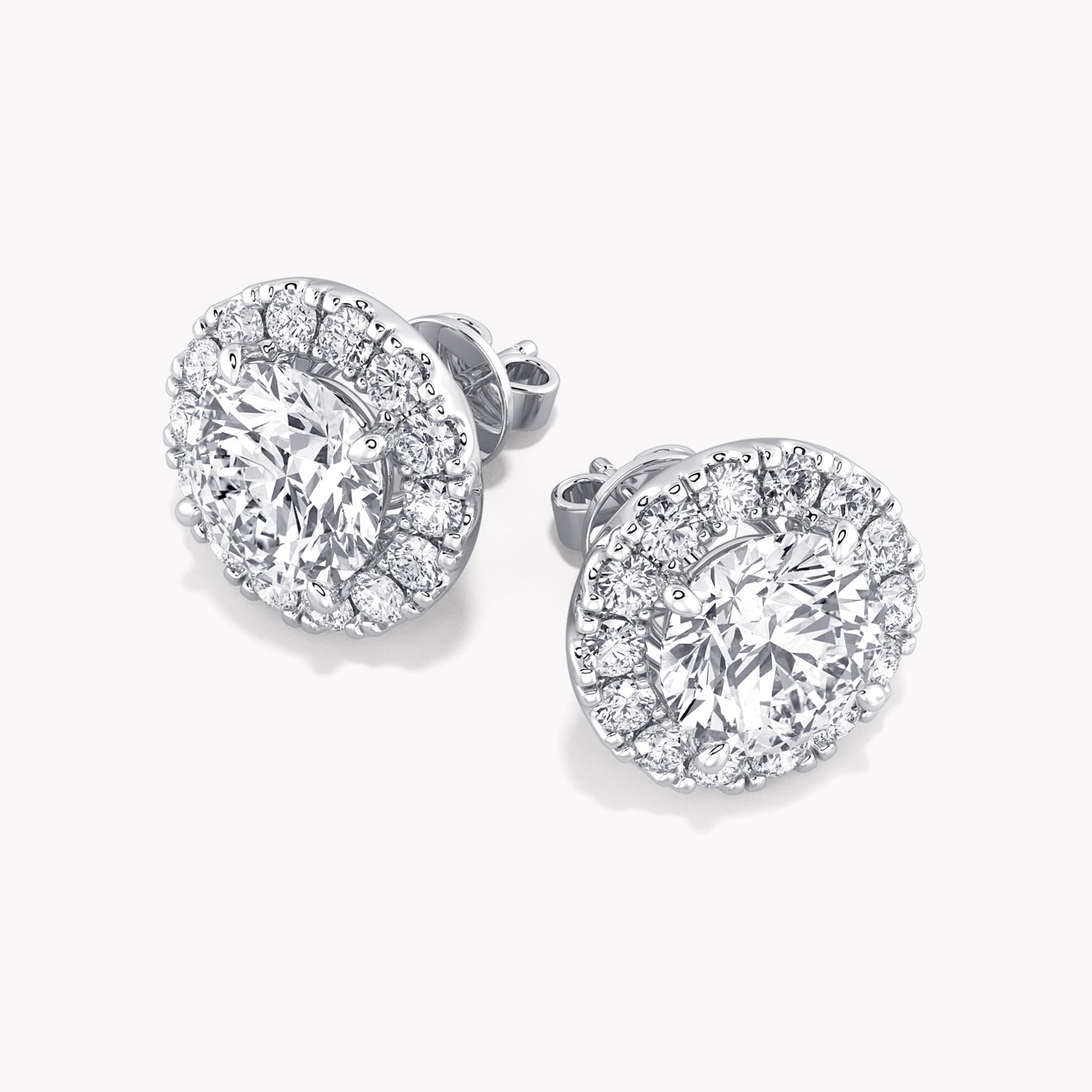 Halo-Ohrstecker Weißgold mit Labordiamanten, handgefertigt von RYIA Fine Jewelry 