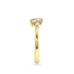 Memoire ring mit Marquise Schliff Diamanten in Gelbgold von RYIA Fine Jewelry